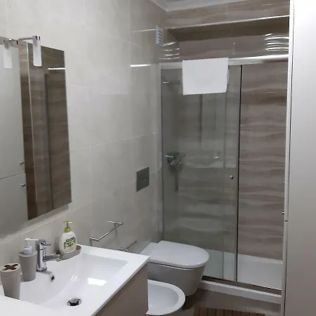 Apartamento Com Garagem E Vista De Mar Διαμέρισμα